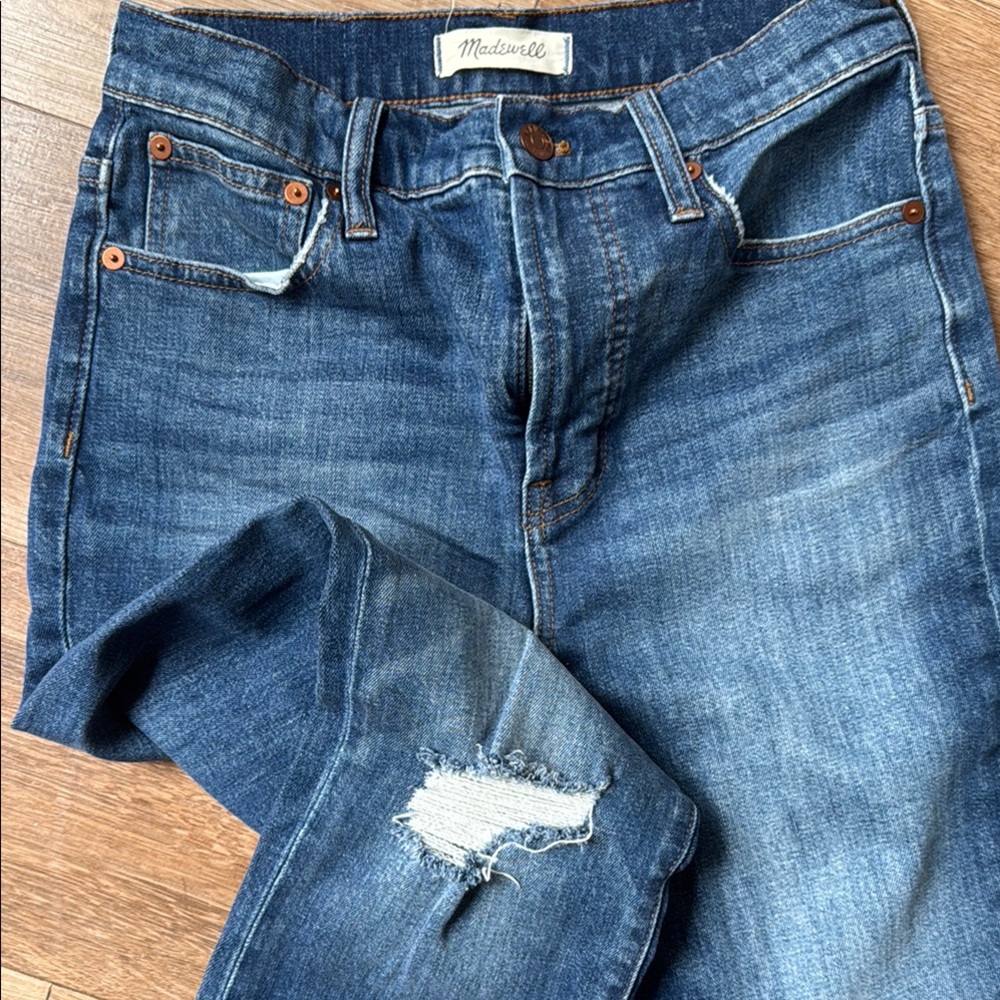 Madewell Blue Vintage crop Jeans with Distressed Detail size 26
